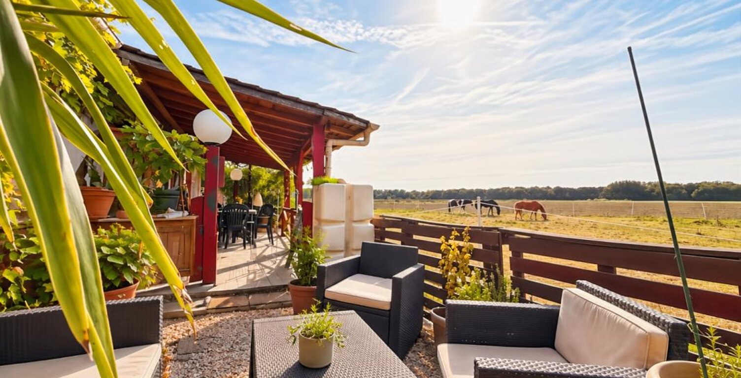 LONGÈRE DE 140 M² AVEC VUE SUR LA FORÊT DE NIEPPE - 3 CHAMBRES - VIE DE PLAIN-PIED - TERRASSE AVEC PERGOLA - MERVILLE — photo 1
