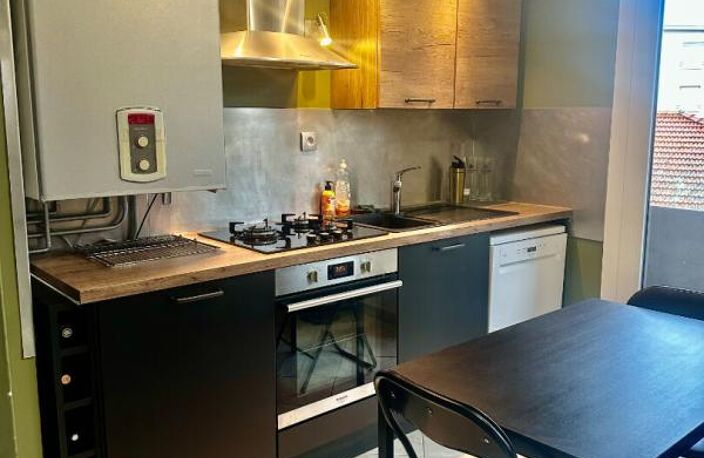 ROANNE Appartement 4 pièces avec balcons et cave — photo 2