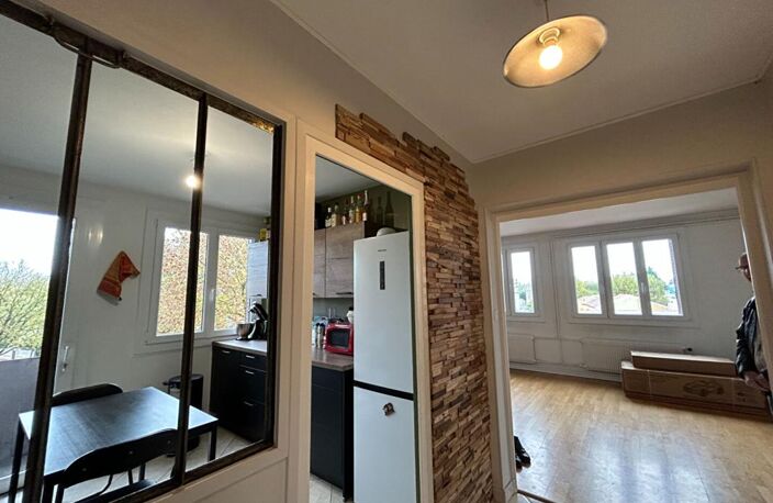 ROANNE Appartement 4 pièces avec balcons et cave — photo 3