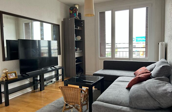 ROANNE Appartement 4 pièces avec balcons et cave — photo 4