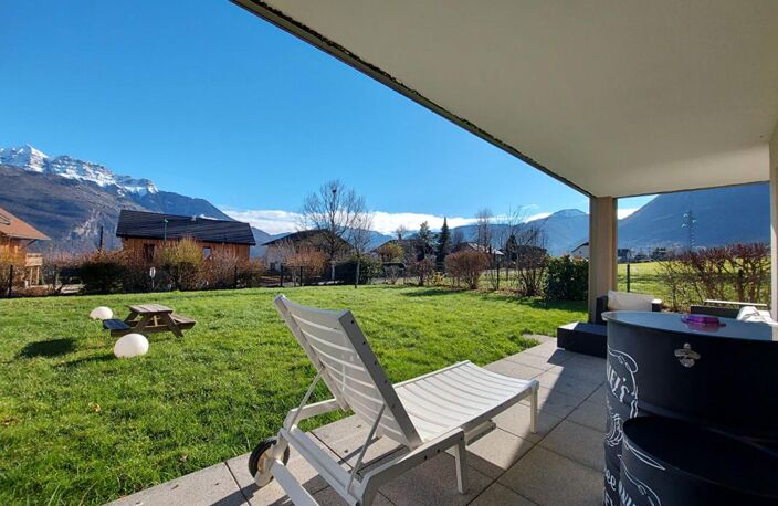 À louer : T4 (3 chambres) avec garage et grand jardin au coeur de Lathuile — photo 2