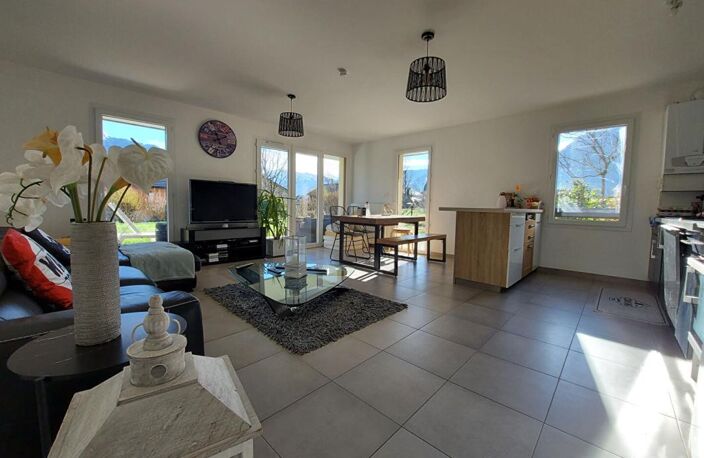 À louer : T4 (3 chambres) avec garage et grand jardin au coeur de Lathuile — photo 4