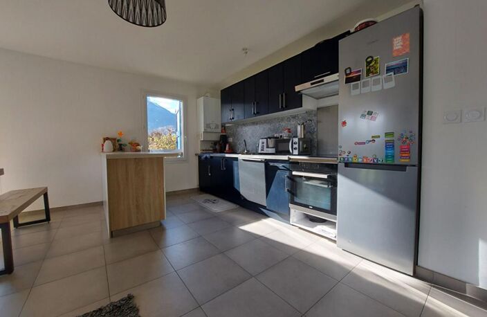 À louer : T4 (3 chambres) avec garage et grand jardin au coeur de Lathuile — photo 5
