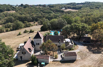 Domaine Gourdon avec piscine sur 13.5 hectares de terrain — photo du bien