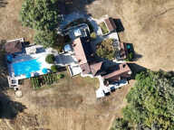 Domaine Gourdon avec piscine sur 13.5 hectares de terrain — photo 3