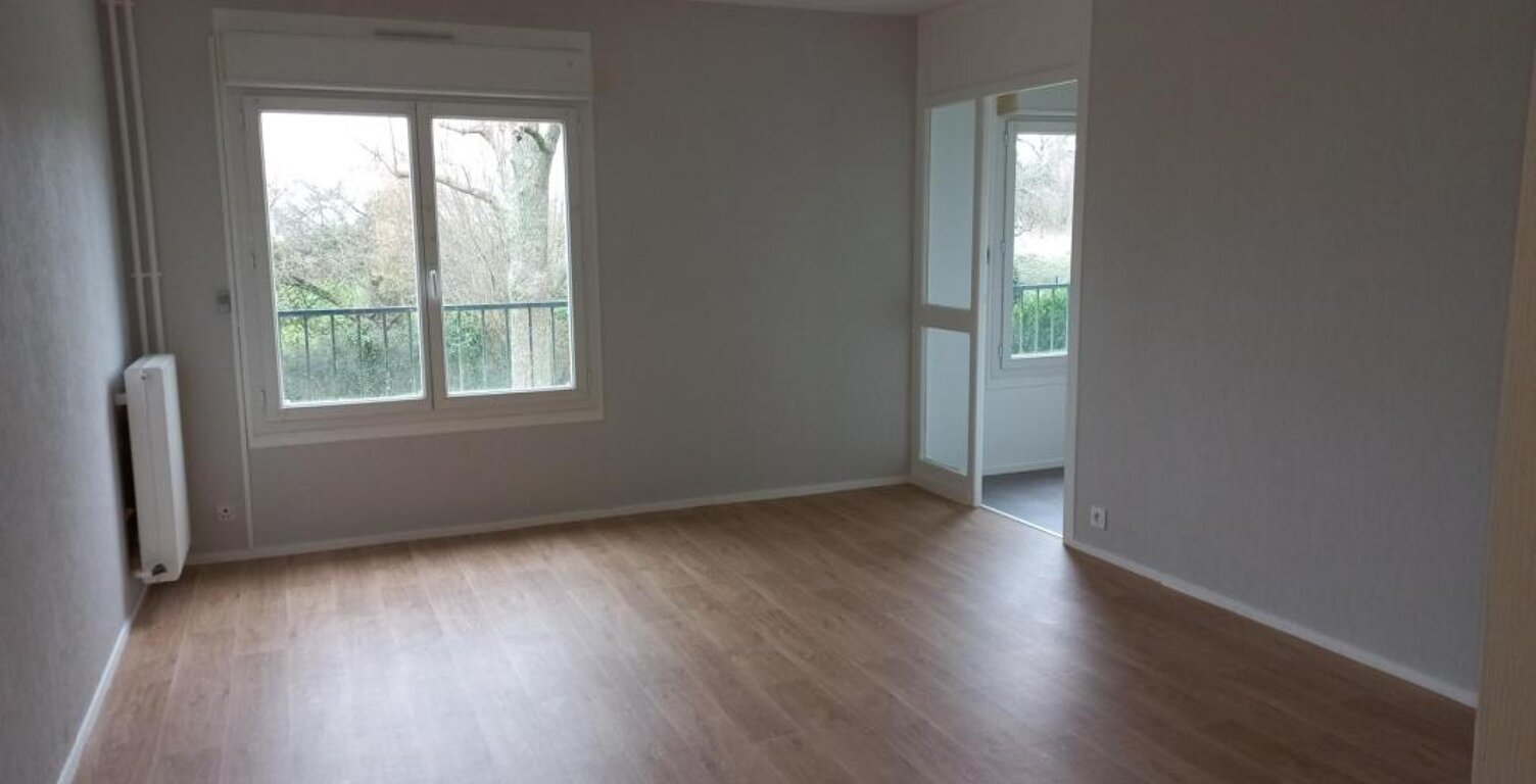 Leasing Appartement 3  pièces 66 m² Cluis — photo 1