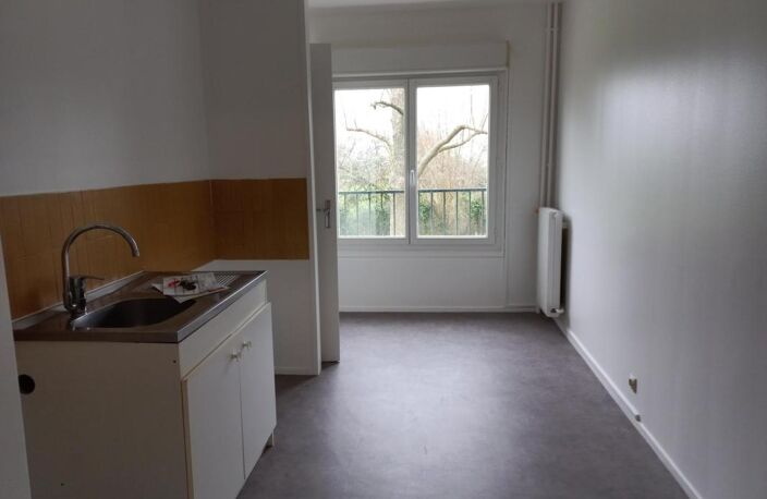 Leasing Appartement 3  pièces 66 m² Cluis — photo 2