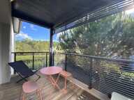 UNE TERRASSE FACE À LA FORÊT DE PINS — photo 2