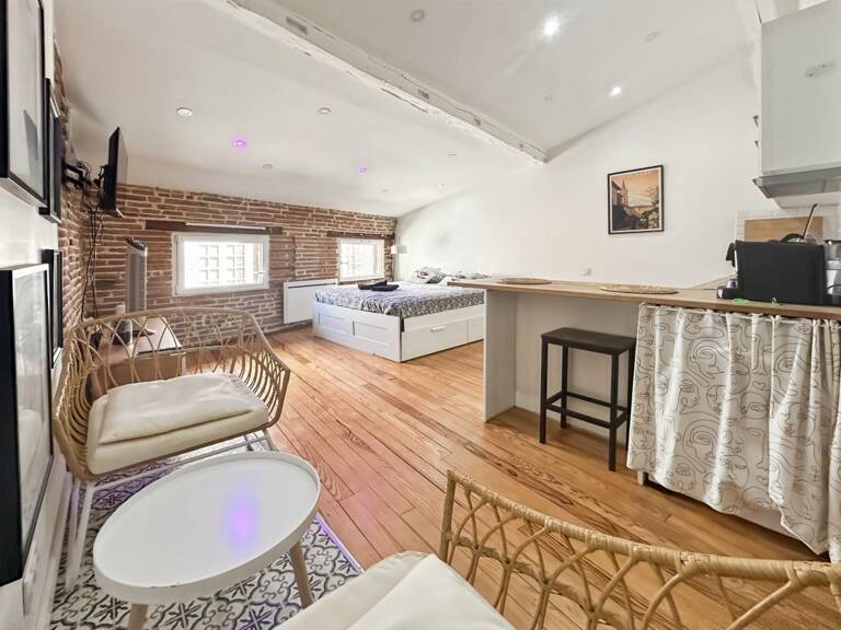DERNIERE OPPORTUNITE - HYPER CENTRE STUDIO MEUBLE — photo 1