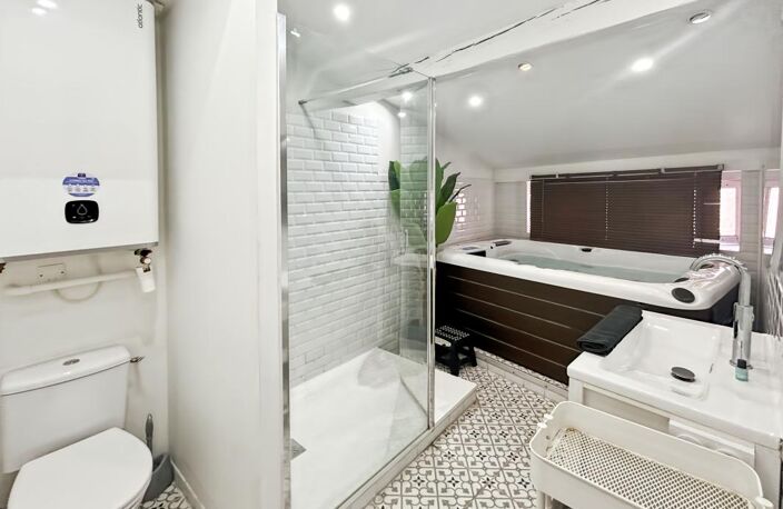 DERNIERE OPPORTUNITE - HYPER CENTRE STUDIO MEUBLE — photo 4