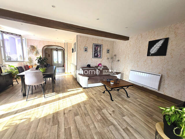Maison individuelle avec jardin, terrasse et garage  Lizière — photo du bien