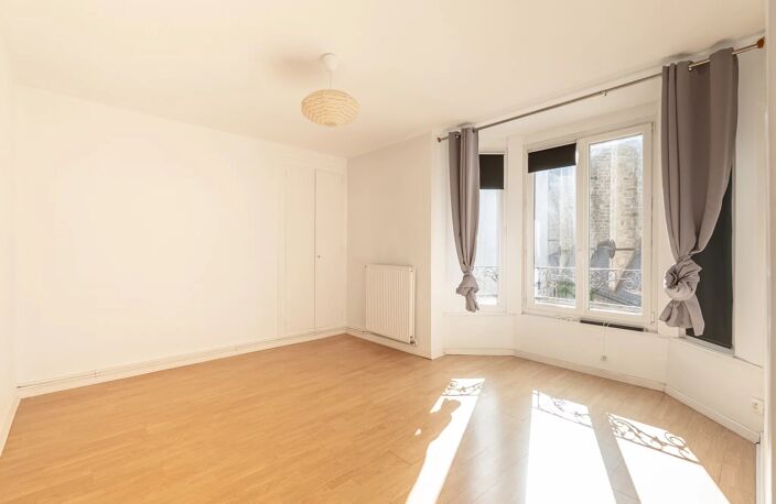 PROCHE DU VIEUX BOULOGNE – IMMEUBLE DE CARACTÈRE DE 5 APPARTEMENTS 100 % LOUÉS — photo 2