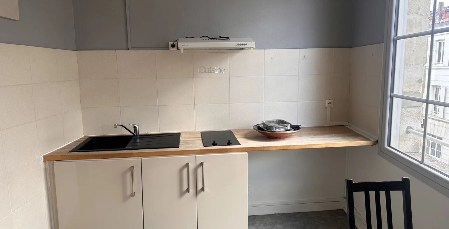 Appartement T1 de 27 m² à Niort — photo 1