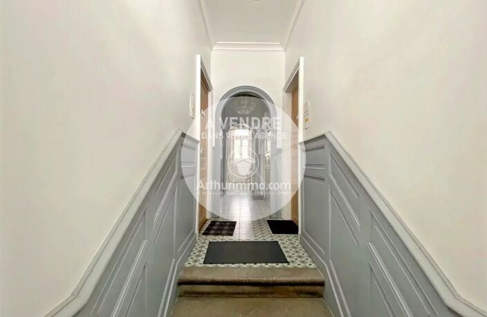 BIEN RARE – Demeure de caractère face à la mer – 240 m² – Jardin – Garage — photo 2