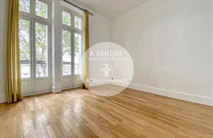 BIEN RARE – Demeure de caractère face à la mer – 240 m² – Jardin – Garage — photo 3