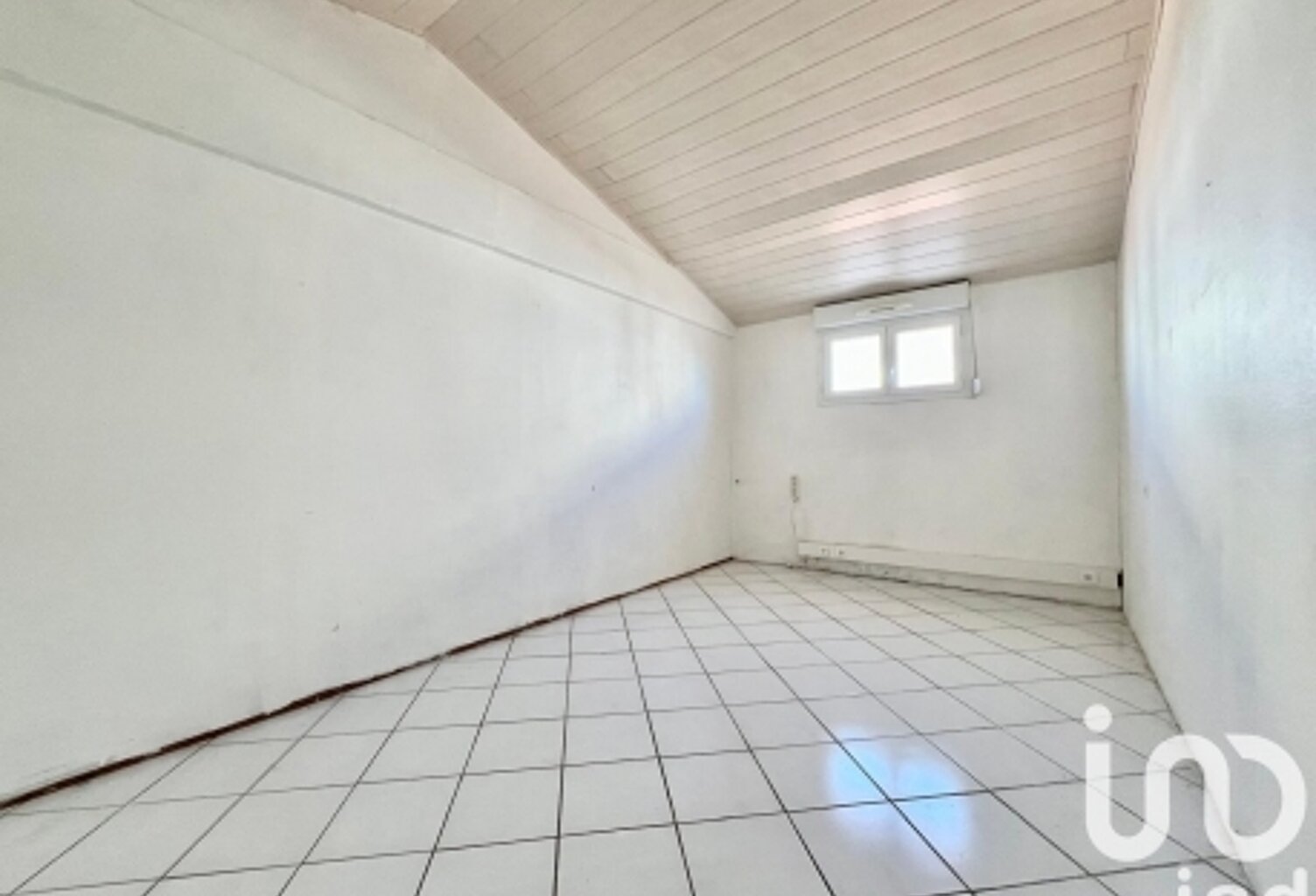 Vente Garage 12 m&sup2; — photo 1