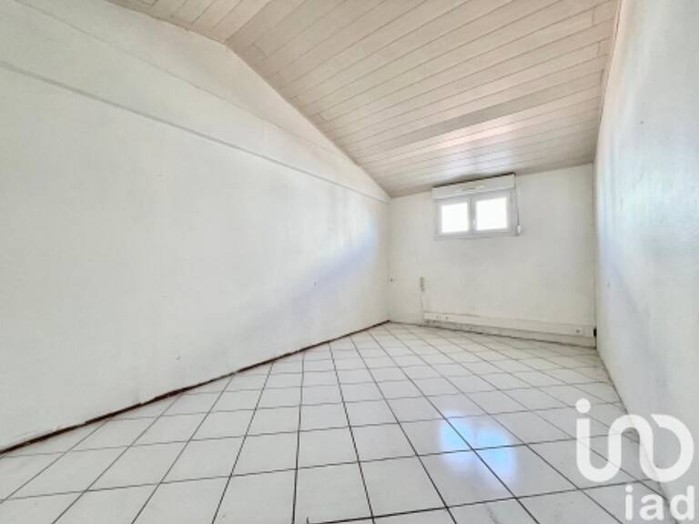 Vente Garage 12 m&sup2; — photo 1
