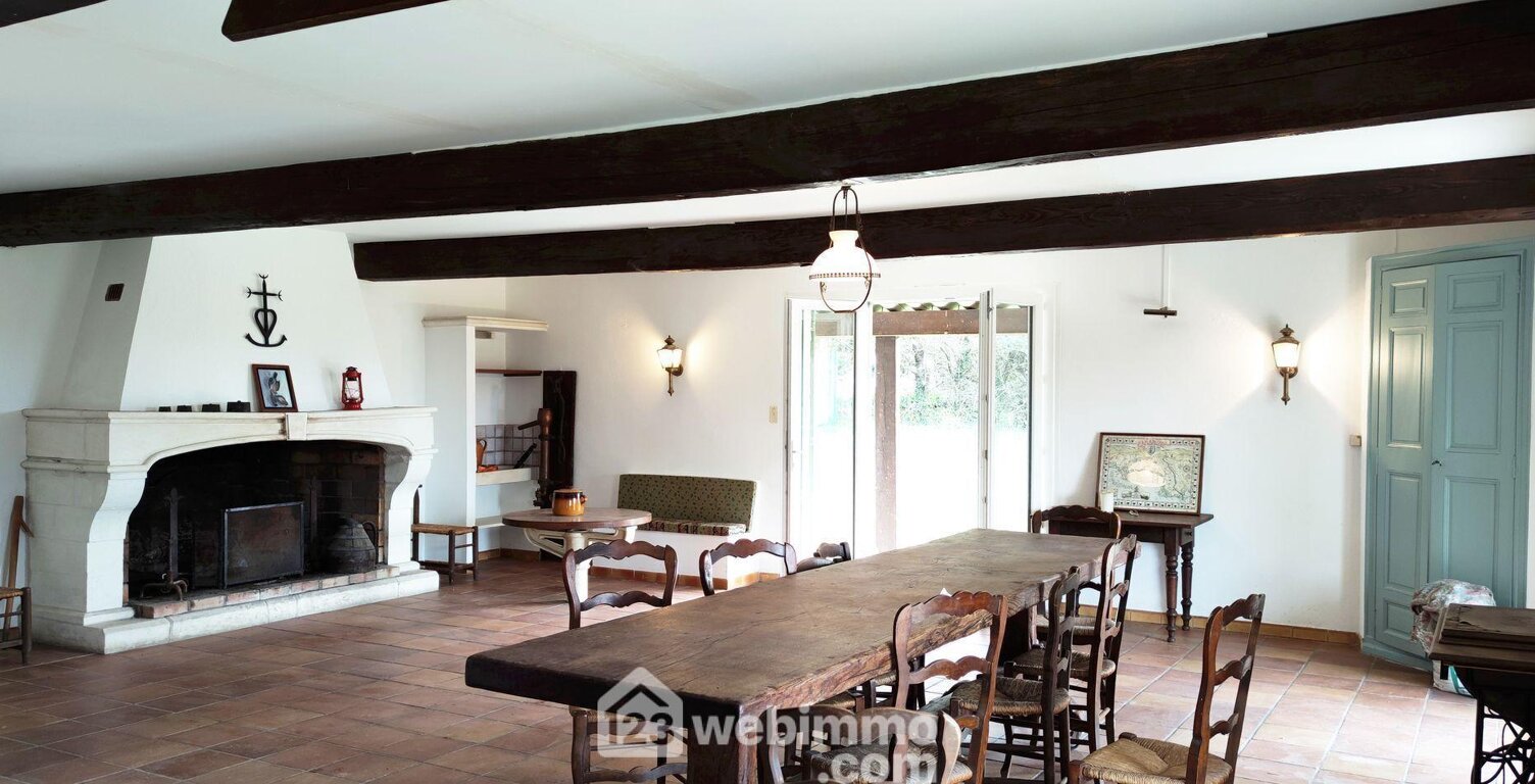 Maison - 136m² - arles — photo 1