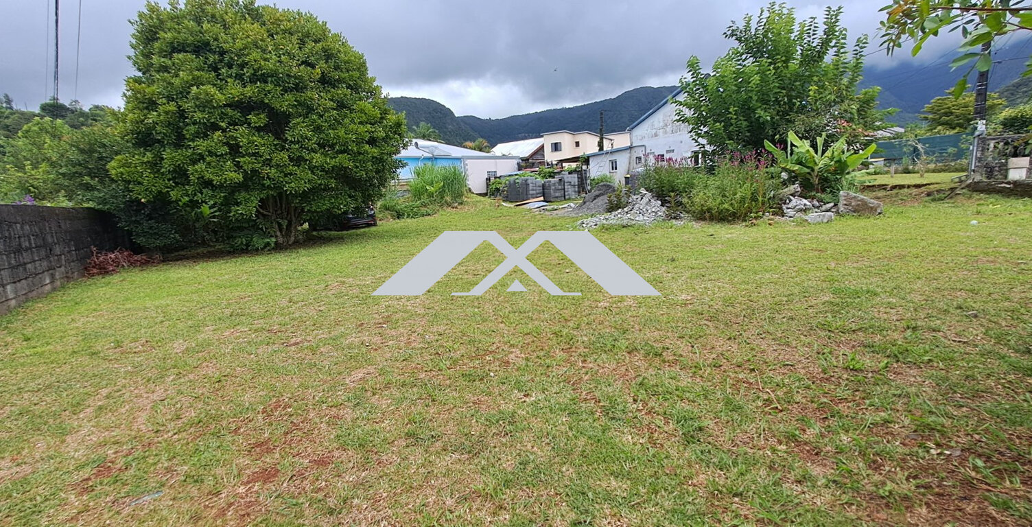 Terrain constructible 764 m² -Saint Joseph — photo 1
