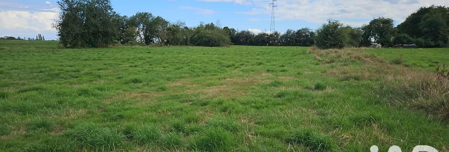Terrain  9430 m² à vendre à Treis-Sants-en-Ouche (27300)
