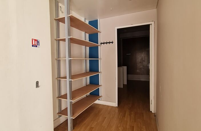 Vente Boutique/Local commercial 55 m&sup2; — photo 3