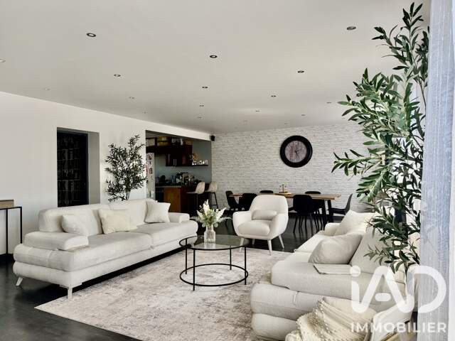 Vente Maison traditionnelle 8 pièces — photo du bien
