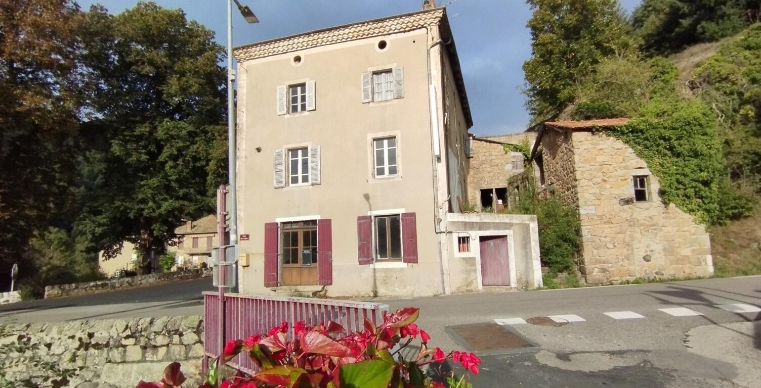 ANCIEN COMMERCE 230m², espace de vie 160 m2, terrain +700m² — photo 1
