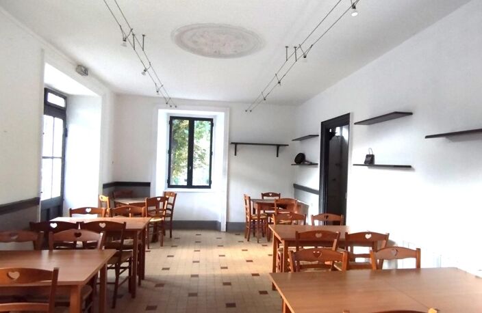 ANCIEN COMMERCE 230m², espace de vie 160 m2, terrain +700m² — photo 2