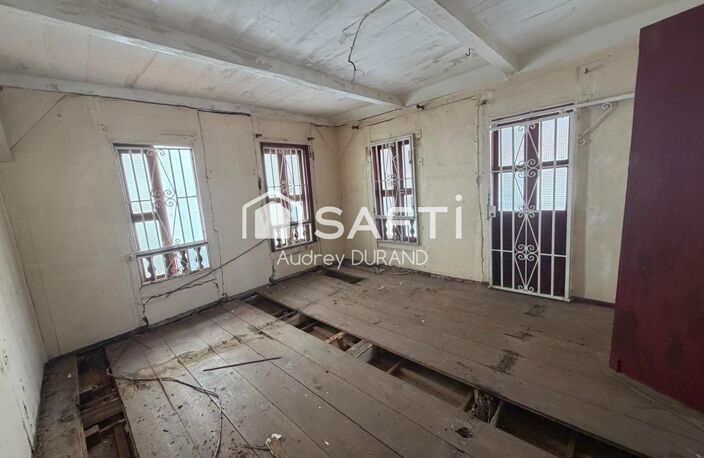 MAISON CREOLE EN BRIQUE ET BOIS  A REHABILITE AU CENTRE VILLE DE CAYENNE — photo 2