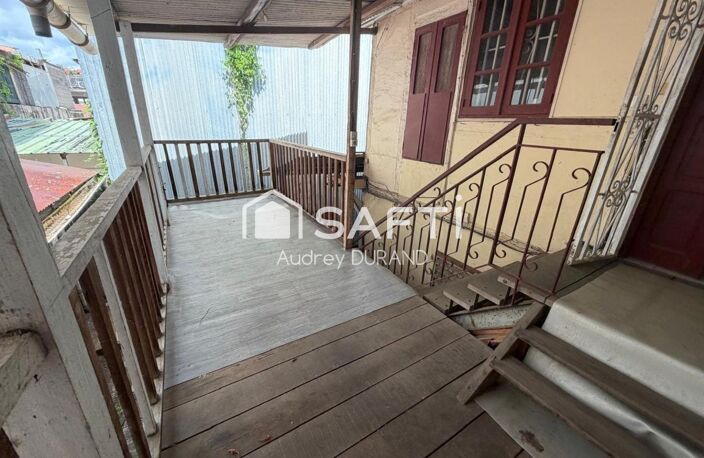 MAISON CREOLE EN BRIQUE ET BOIS  A REHABILITE AU CENTRE VILLE DE CAYENNE — photo 3