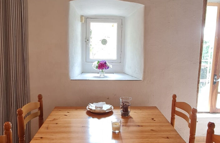 Maison et jardin en bordure de rivière - à rafraîchir - bon — photo 5
