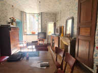 Maison de ville - à rénover entièrement - tout à l'égout - 4 — photo 2
