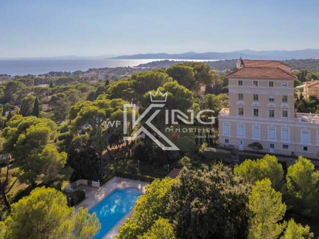 Saint Raphael appartement de prestige de 295 m² avec accès privé par ascenseur. pleine vue mer et triple garages — photo du bien