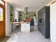 CHAMPIEN - 86 m2 - 3 CHAMBRES - 1 BUREAU - GARAGES - JARDIN — photo 4