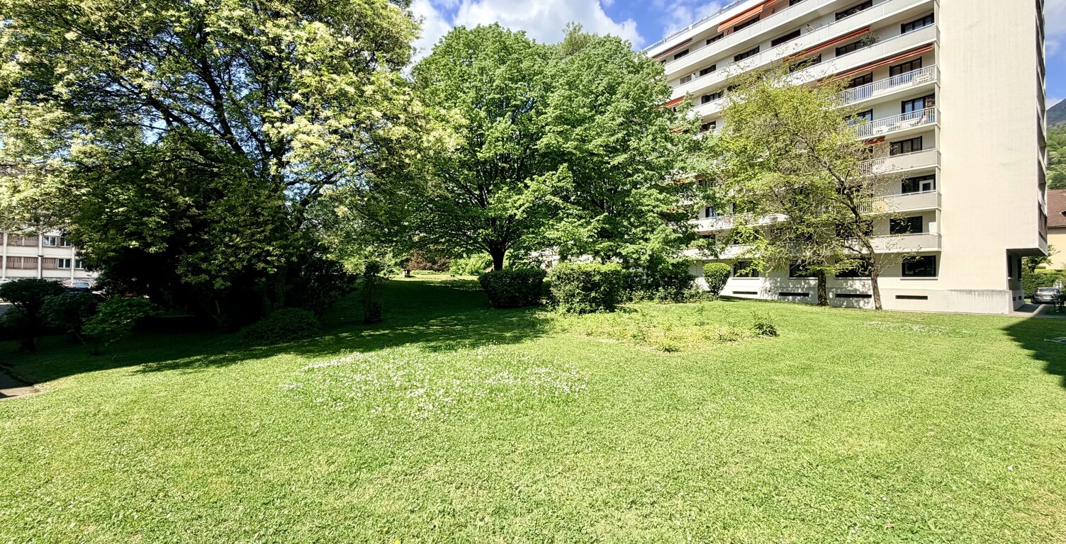 MEYLAN BEL APPARTEMENT TRAVERSANT F4 DONNANT SUR PARC — photo 1