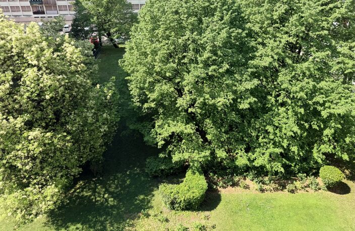 MEYLAN BEL APPARTEMENT TRAVERSANT F4 DONNANT SUR PARC — photo 4