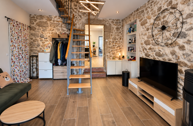 Maison de village en pierre rénovée avec cour, terrasse, jar — photo du bien