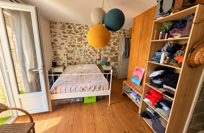 Maison de village en pierre rénovée avec cour, terrasse, jar — photo 5