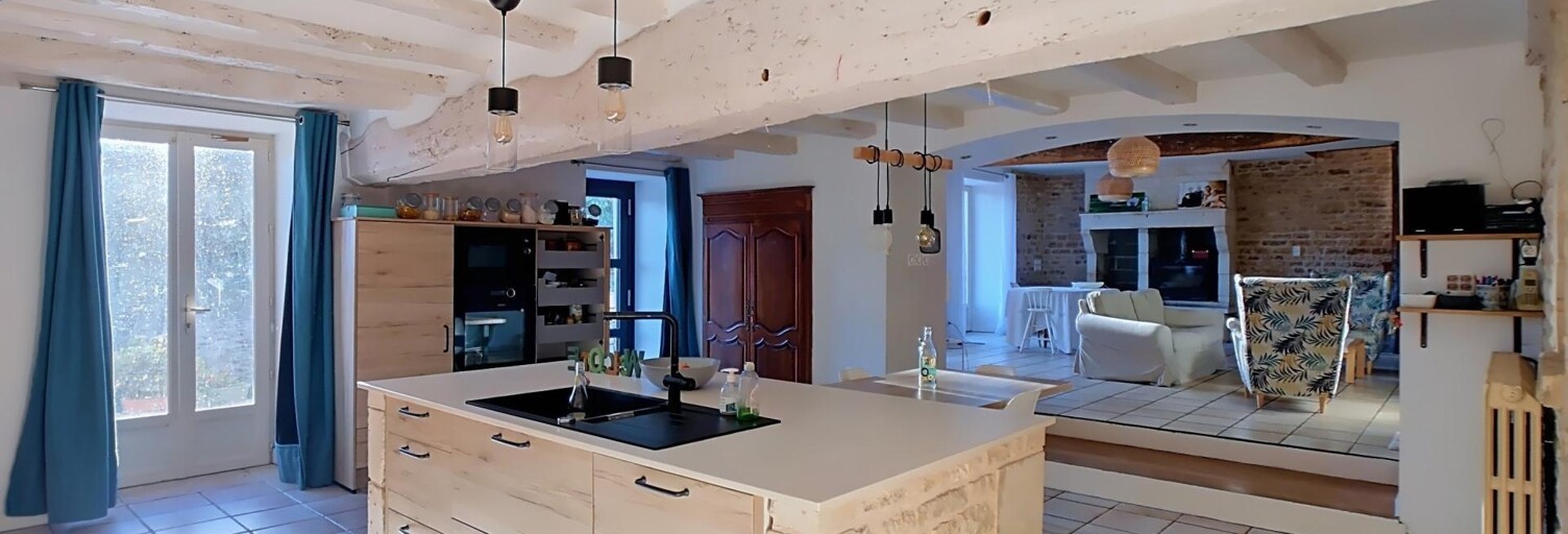Maison 10 Pièces 196 m² à vendre à Sainte-Néomaye (79260)