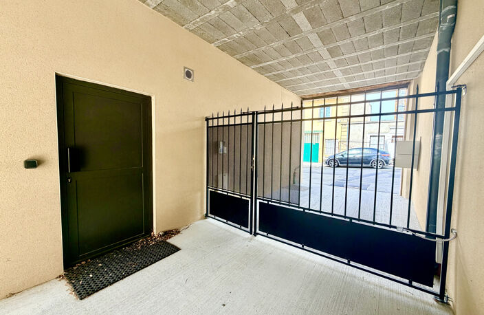 Studio rénové de 19,1 m2 au coeur de La Tour-de-Salvagny — photo 3