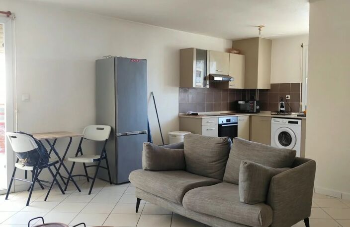 A LOUER T2 MEUBLE DE 42M2 PROCHE DE LA GALLERIA — photo 2