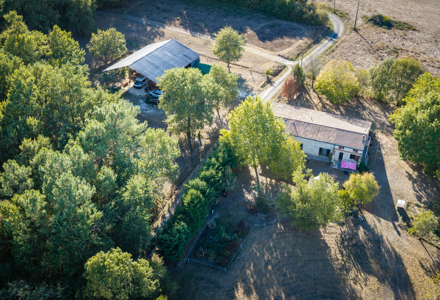 Propriété équestre en pierre de 350 m2 sur 10 hectares — photo 1