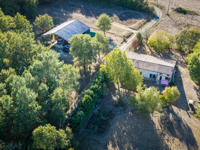 Propriété équestre en pierre de 350 m2 sur 10 hectares — photo du bien