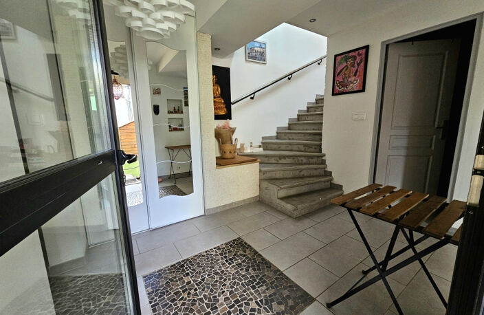 Maison de caractère avec cour et bassin  SAINT-LAURENT-D'AIGOUZE — photo 3