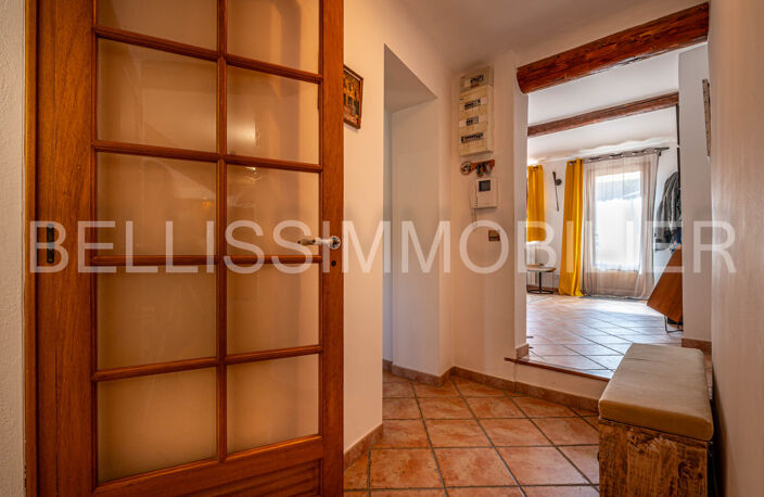 Maison de village rénovée avec cour extérieure — photo 2