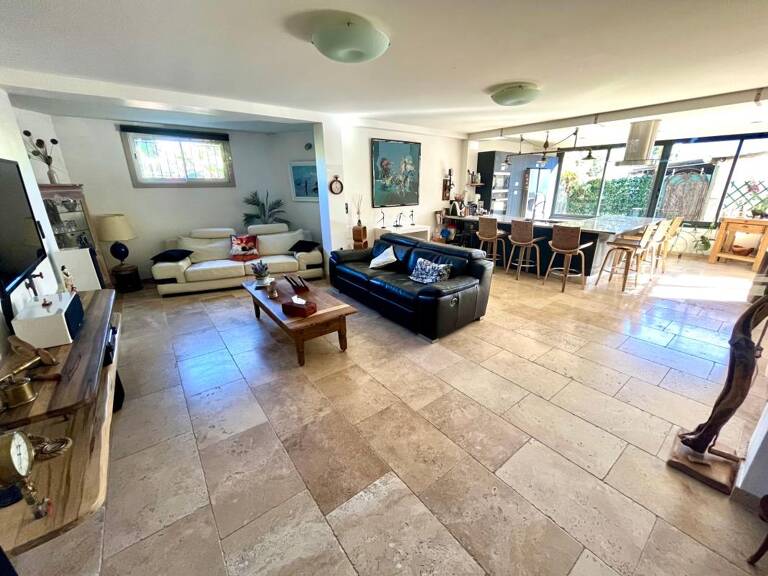 Appartement refait RDC avec terrasse au calme — photo 1