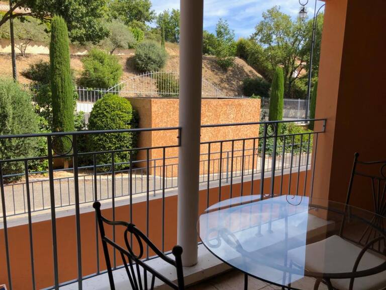 A vendre, Gréoux les Bains, appartement 1 pièce sous bail commercial — photo 1