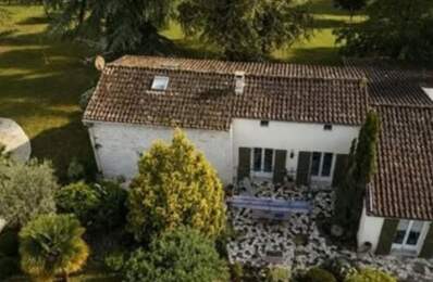 Voeuil et Giget. Maison 130 m² avec terrain et piscine — photo du bien