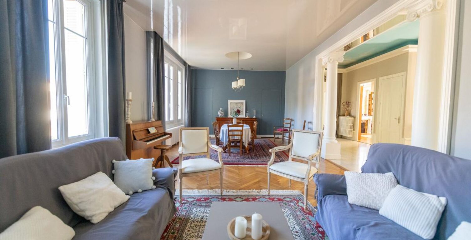 Maison bourgeoise de 430m² avec maison de gardien — photo 1