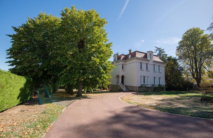 Maison bourgeoise de 430m² avec maison de gardien — photo 2